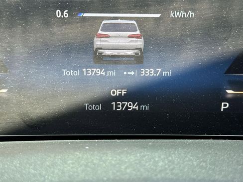 Used 2024 BMW X5 xDrive50e image 18