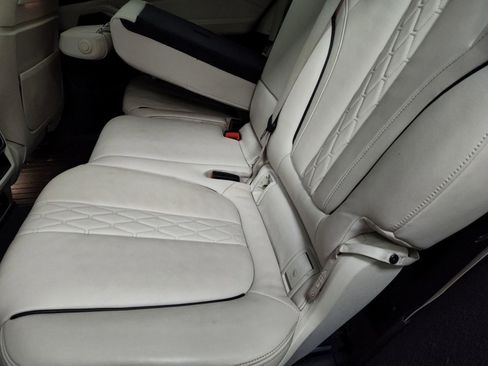 Used 2020 BMW X7 xDrive40i w/ Executive Package image 19