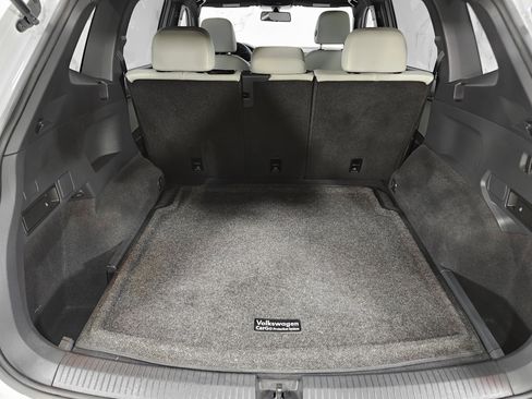 Used 2020 Volkswagen Tiguan SE R-Line image 14