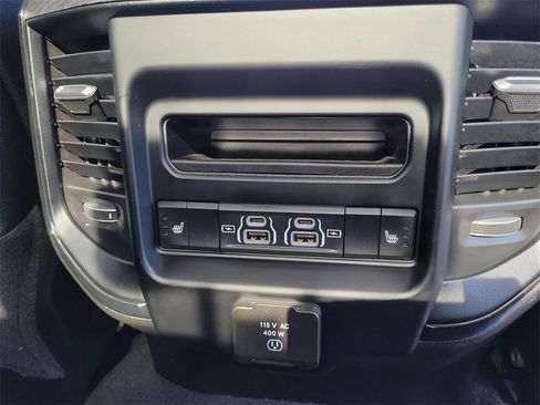 Used 2024 RAM 2500 Limited image 23