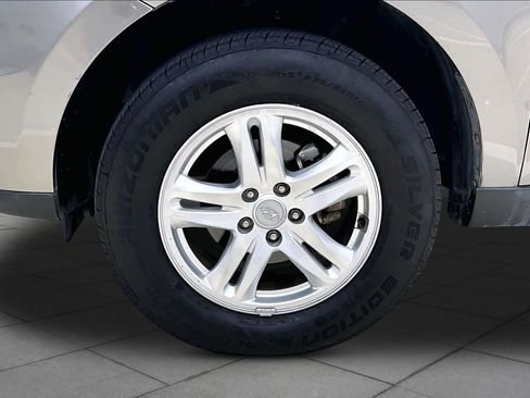 Used 2012 Hyundai Santa Fe GLS FWD image 10