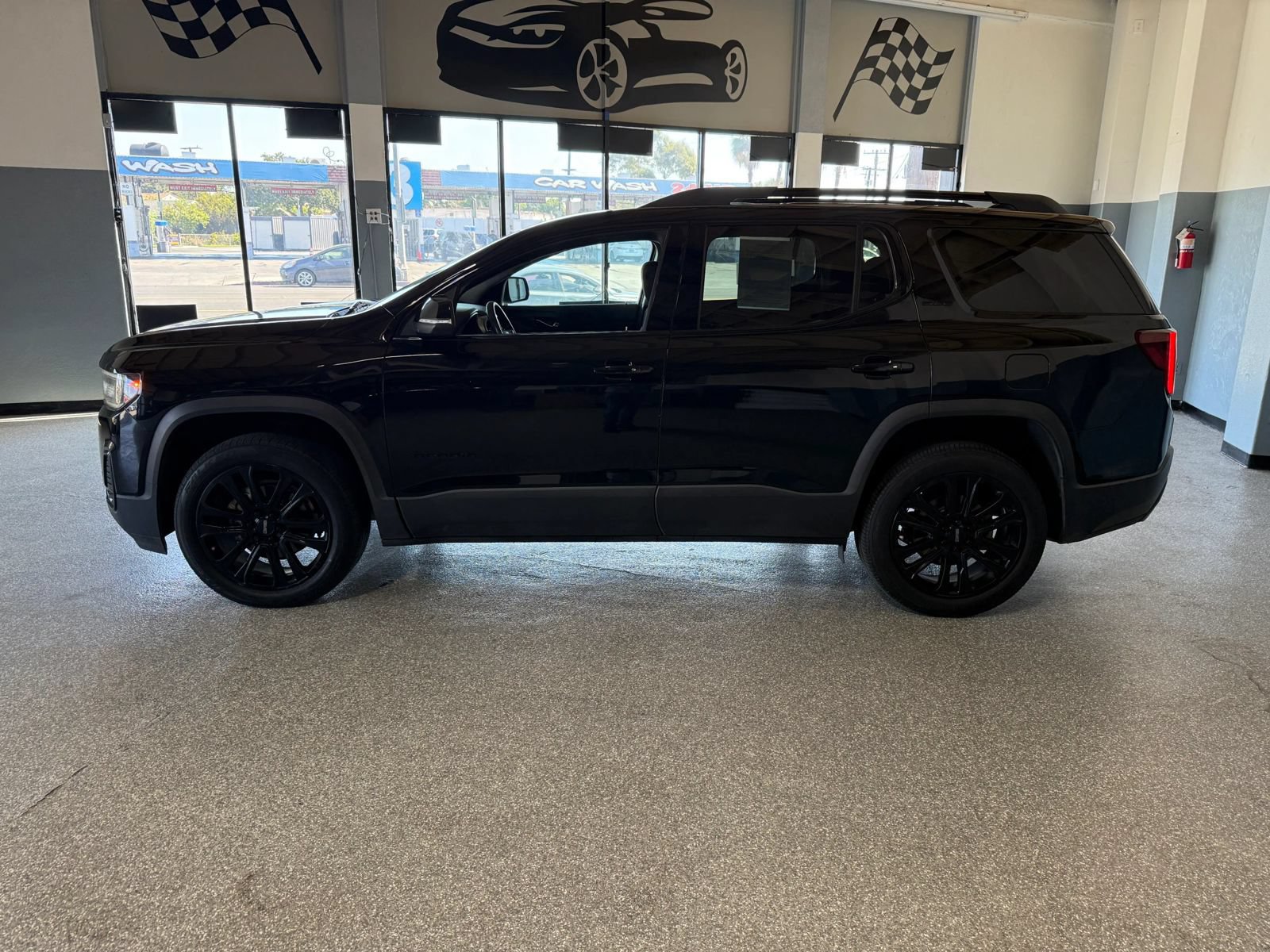 Used 2022 GMC Acadia SLE w/ Driver Convenience Package FWD image 4