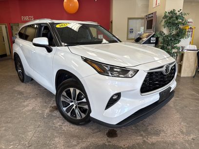Used 2022 Toyota Highlander XLE
