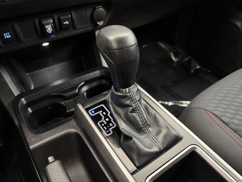 Used 2020 Toyota Tacoma SR5 image 19