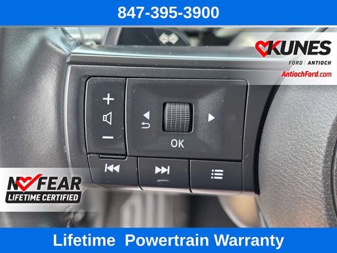 Used 2025 Nissan Pathfinder SV FWD image 41