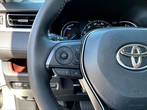 Used 2020 Toyota RAV4 Limited w/ Limited Grade Weather Package AWD/4WD image 25