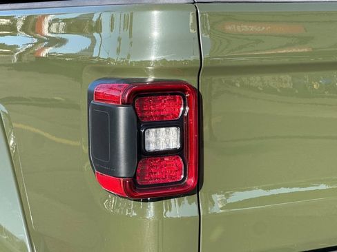 Used 2021 Jeep Gladiator Sport image 31