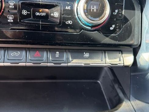 Used 2025 GMC Sierra 3500 Denali AWD/4WD image 42