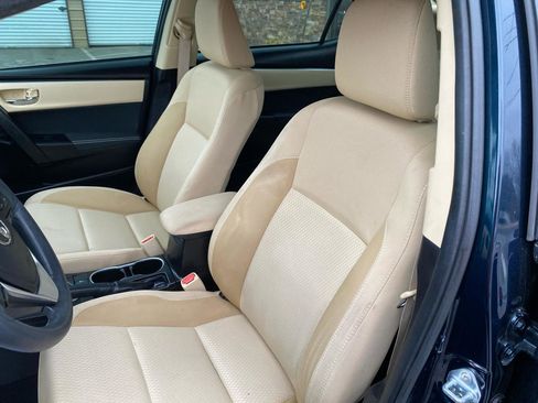 Used 2017 Toyota Corolla LE image 6