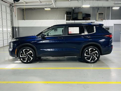 Used 2024 Mitsubishi Outlander SE image 5