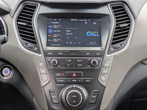 Used 2019 Hyundai Santa Fe XL image 14