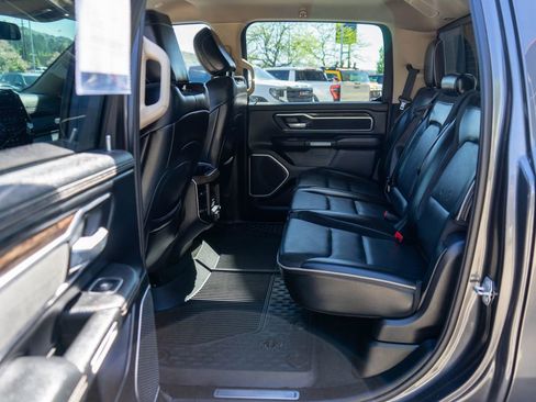 Used 2019 RAM 1500 Laramie AWD/4WD image 12
