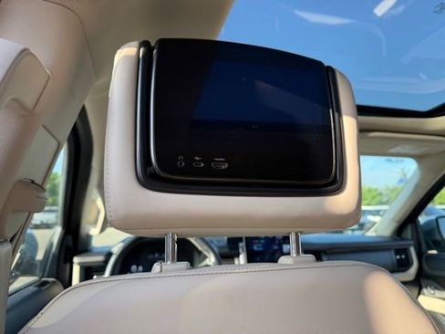 Used 2023 Ford Expedition Max Platinum AWD/4WD image 16