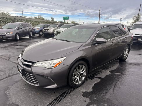Used 2017 Toyota Camry XLE w/ Convenience Package image 2