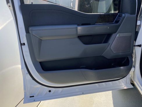 Used 2021 Ford F150 Lariat w/ Equipment Group 501A Mid image 17