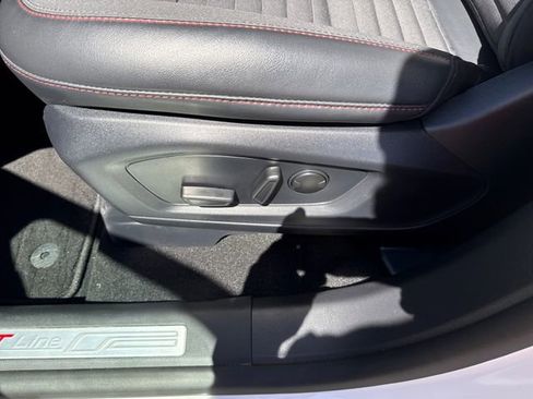 Used 2025 Ford Explorer ST-Line w/ Premium Package AWD/4WD image 27