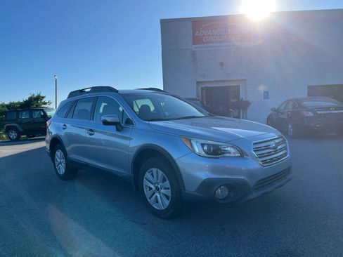 Used 2015 Subaru Outback 2.5i Premium AWD/4WD image 6