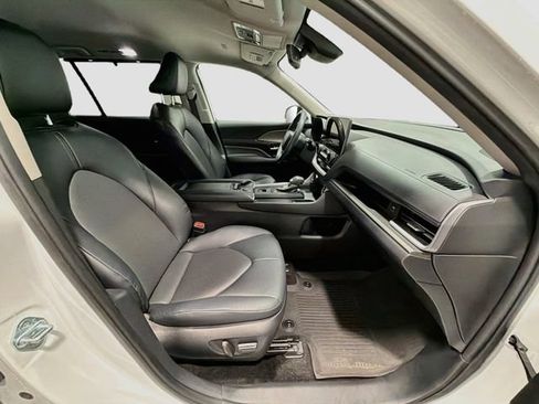 Certified 2024 Toyota Grand Highlander AWD image 23