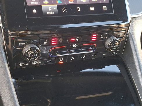 Used 2025 Jeep Grand Cherokee Altitude image 30