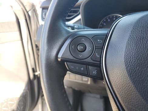 Used 2021 Toyota RAV4 XLE Premium image 27