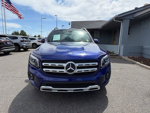 Used 2021 Mercedes-Benz GLB 250 4MATIC image 2