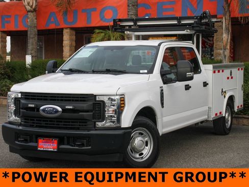 Used 2019 Ford F250 XL w/ Power Equipment Group image 4