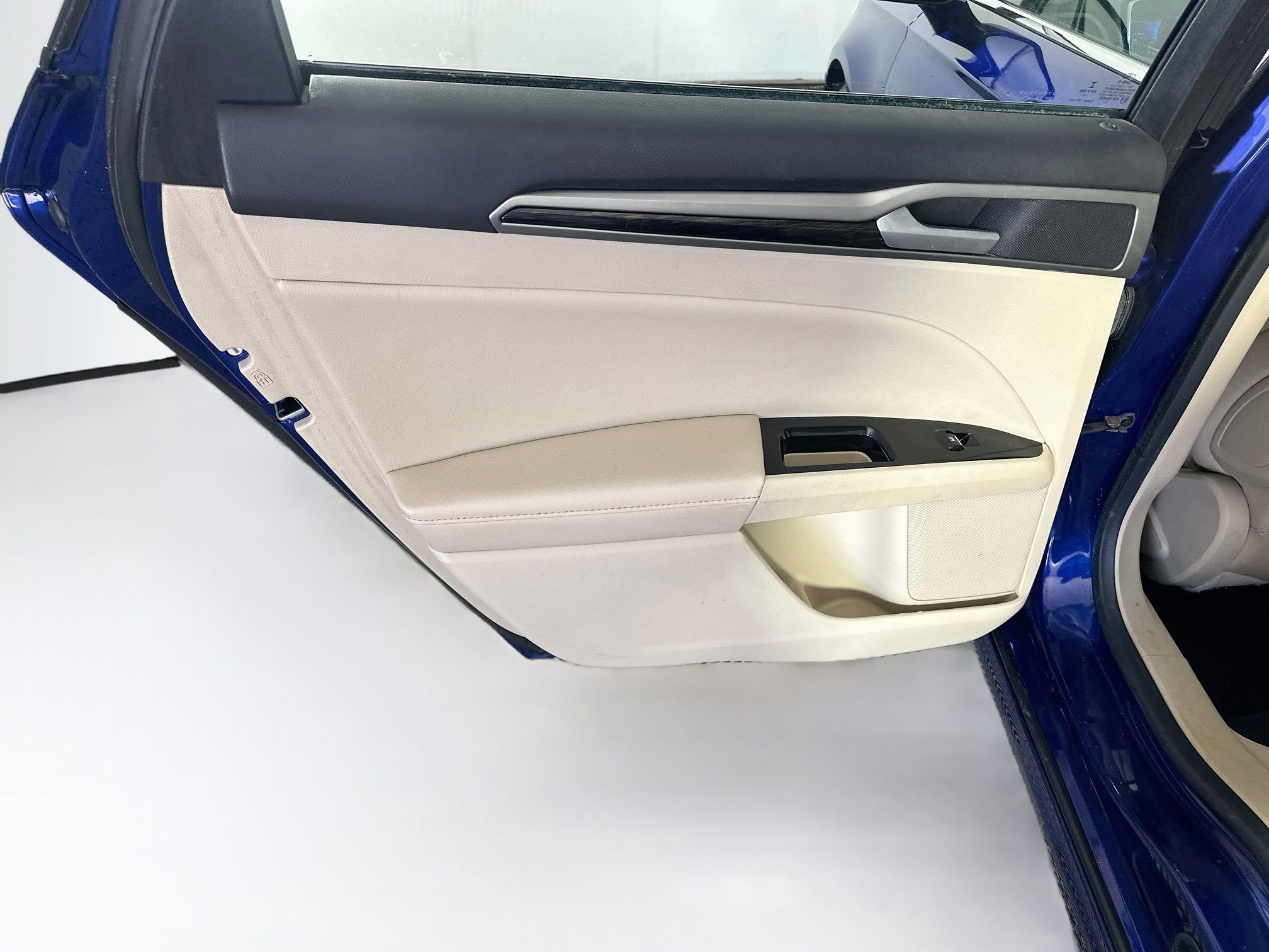 Used 2013 Ford Fusion SE FWD image 26