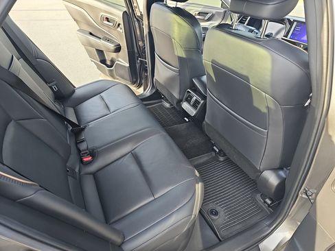 Used 2023 Toyota Crown Limited image 11