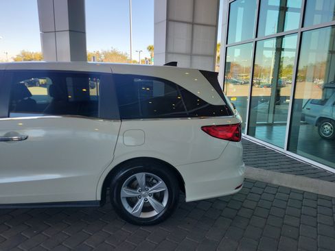Used 2019 Honda Odyssey EX image 4