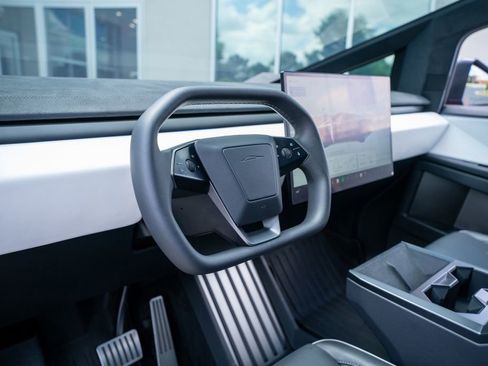 Used 2024 Tesla Cybertruck Cyberbeast AWD/4WD image 30