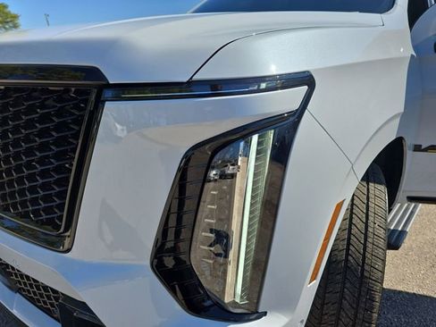 Used 2026 Cadillac Escalade V w/ LPO, ONYX Package image 31