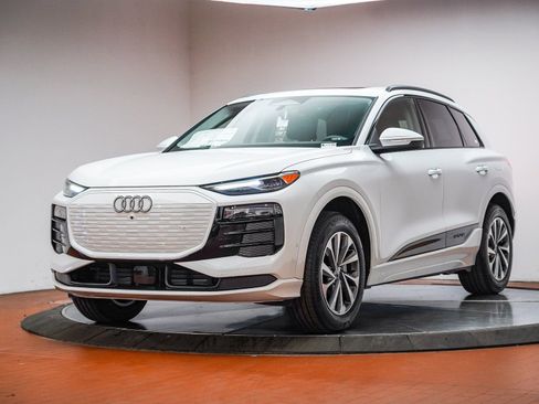 New 2025 Audi Q6 e-tron Premium image 2