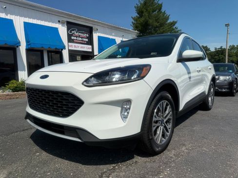 Used 2022 Ford Escape SEL AWD/4WD image 1