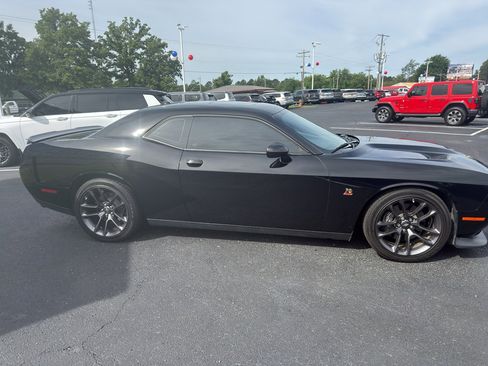 Used 2023 Dodge Challenger R/T Scat Pack RWD image 4