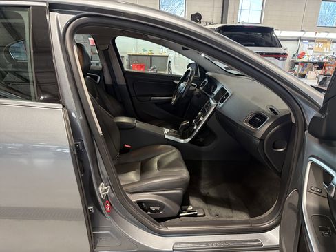 Used 2016 Volvo S60 T5 Premier image 9
