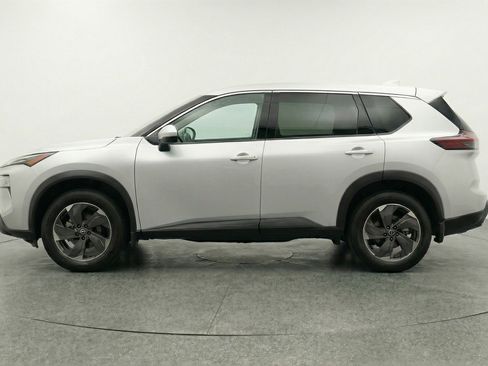 Used 2025 Nissan Rogue SV image 5