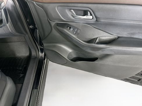 Used 2023 Nissan Rogue SV w/ SV Premium B Package FWD image 31