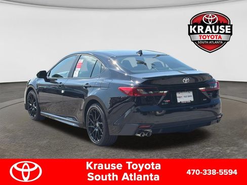 New 2026 Toyota Camry Hybrid FWD image 5