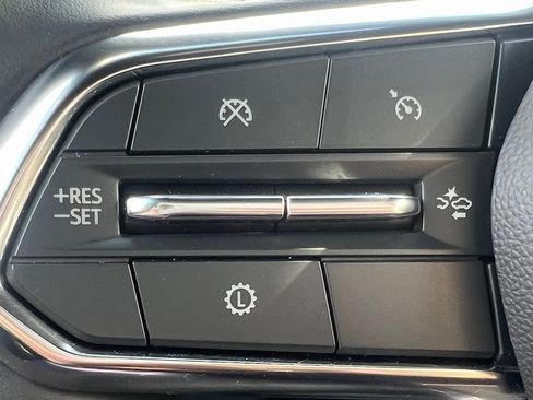 Used 2025 Chevrolet Suburban Z71 image 3