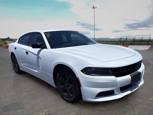 Used 2022 Dodge Charger SXT RWD image 2
