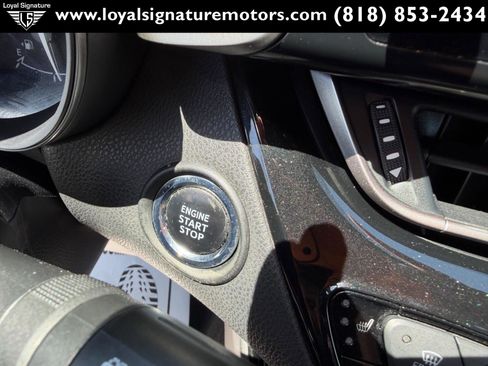Used 2019 Toyota C-HR Limited FWD image 30