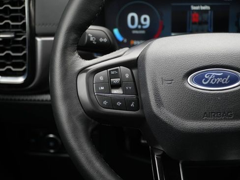 Used 2025 Ford Ranger Lariat w/ Black Appearance Package AWD/4WD image 22