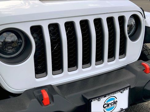 Certified 2022 Jeep Gladiator Mojave w/ Cold Weather Group image 27