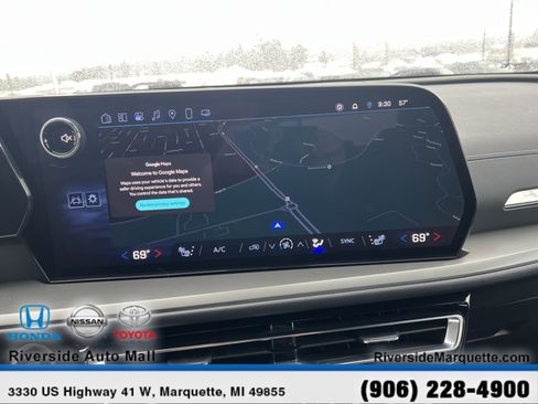 Used 2025 Chevrolet Traverse LT image 17