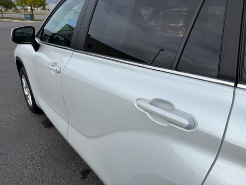 Used 2023 Toyota Highlander LE FWD image 26