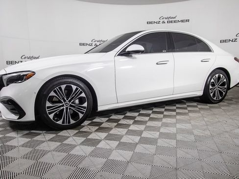 Used 2025 Mercedes-Benz E 350 4MATIC Sedan image 9