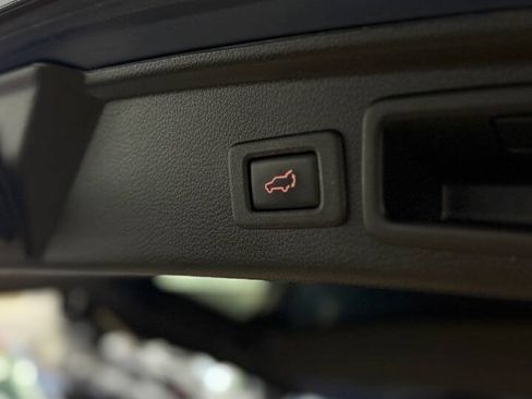 Used 2017 Subaru Forester 2.0XT Touring AWD/4WD image 10