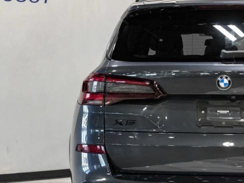 Used 2022 BMW X5 xDrive40i w/ M Sport Package AWD/4WD image 46