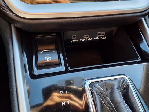 Certified 2025 Subaru Outback Premium image 8