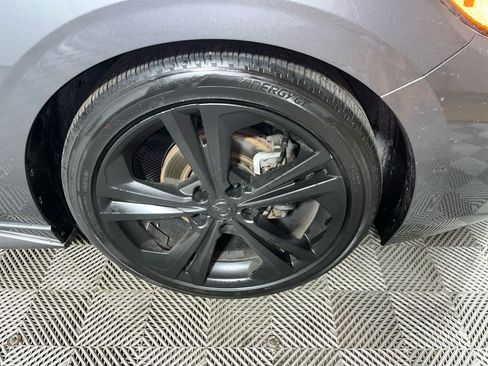Used 2023 Nissan Sentra SR w/ SR Premium Package FWD image 10